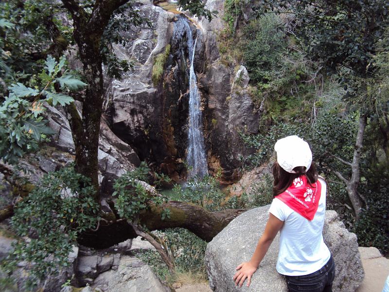 108- Apreciar a cascata.JPG